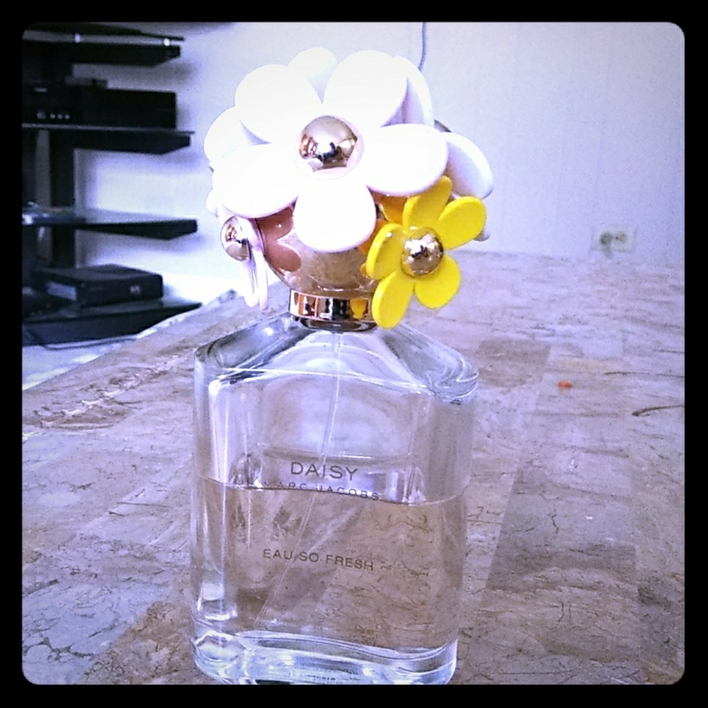 Daisy marc jacobs